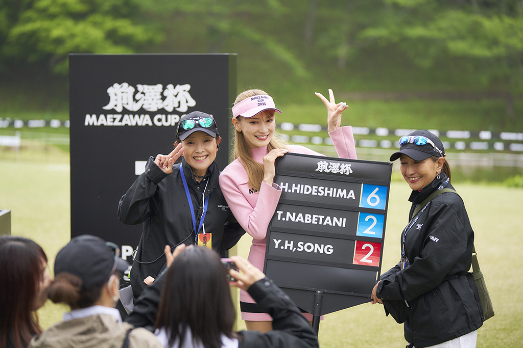 ラウンドガール写真 7